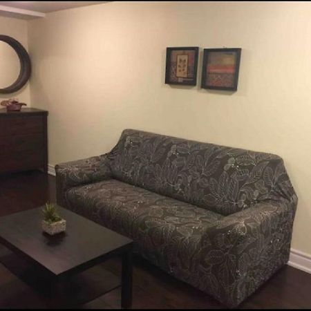 Cozy & Spacious Suite With Private Bathroom Near Toronto Airport ! Mississauga Extérieur photo