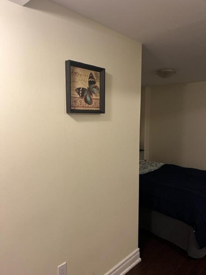 Cozy & Spacious Suite With Private Bathroom Near Toronto Airport ! Mississauga Extérieur photo