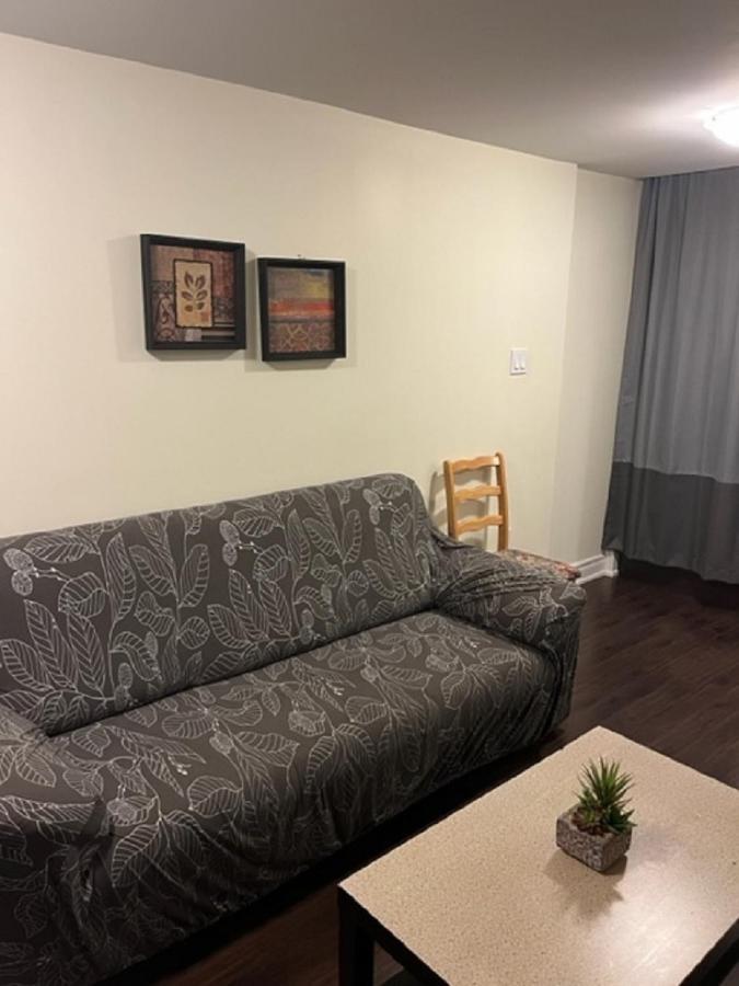 Cozy & Spacious Suite With Private Bathroom Near Toronto Airport ! Mississauga Extérieur photo