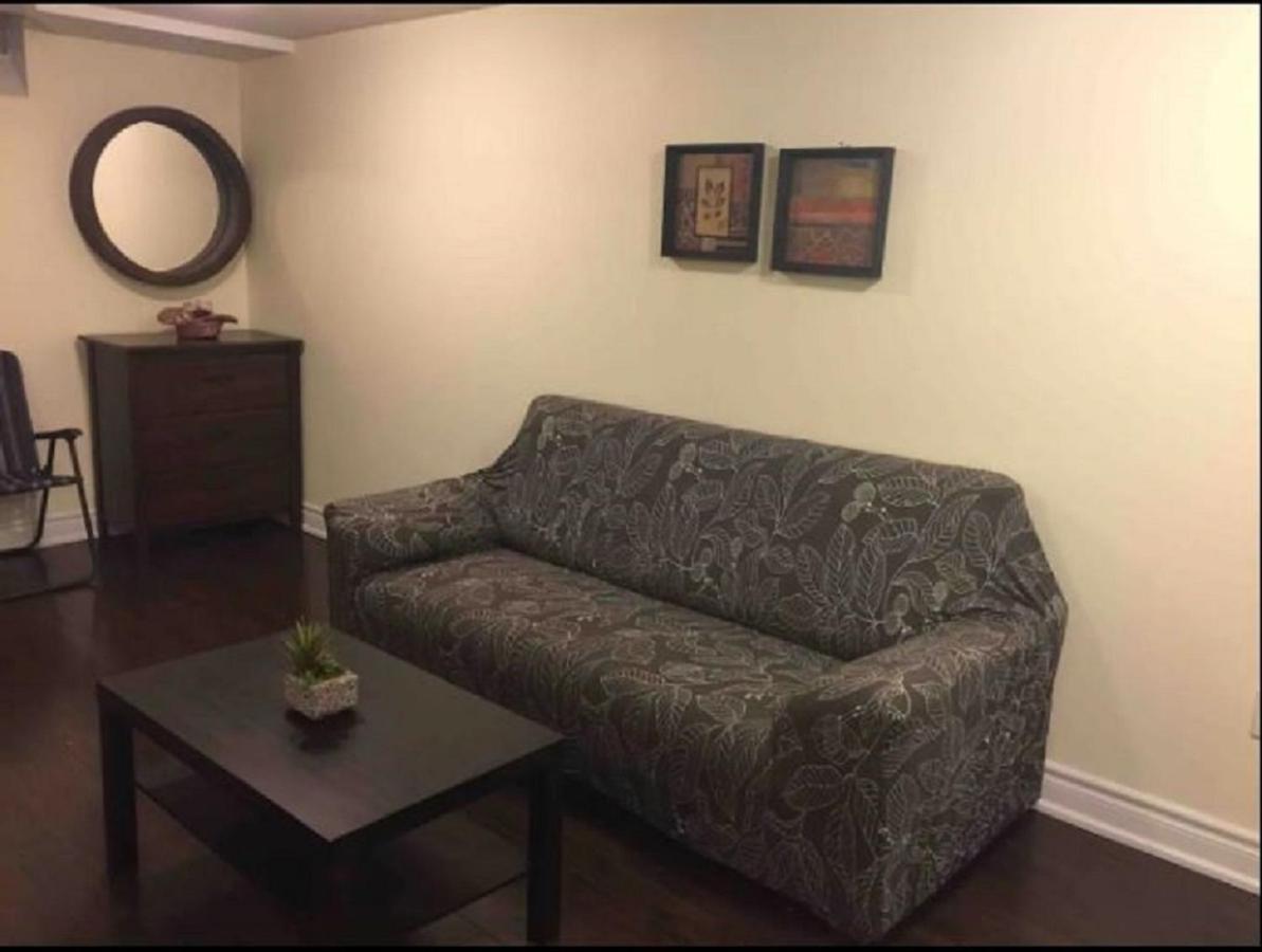 Cozy & Spacious Suite With Private Bathroom Near Toronto Airport ! Mississauga Extérieur photo