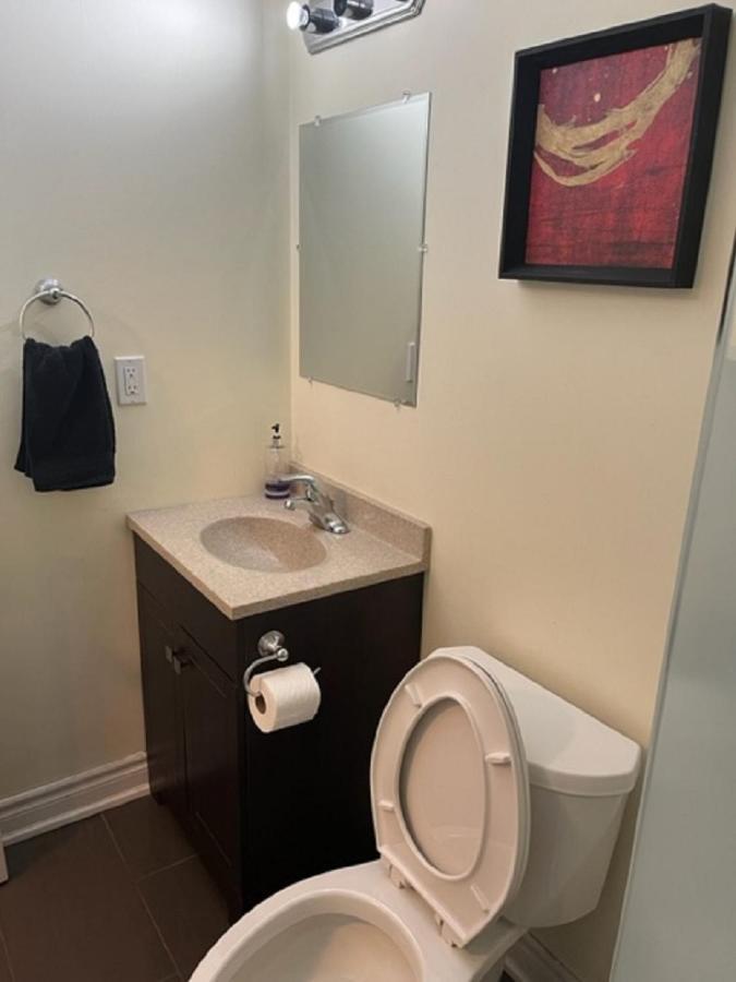Cozy & Spacious Suite With Private Bathroom Near Toronto Airport ! Mississauga Extérieur photo
