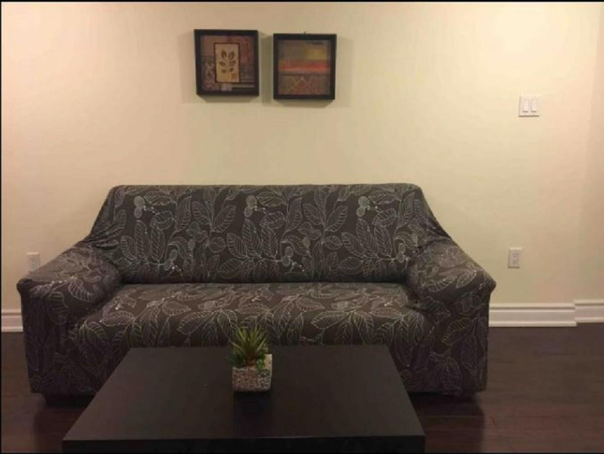 Cozy & Spacious Suite With Private Bathroom Near Toronto Airport ! Mississauga Extérieur photo
